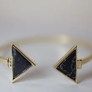 TRIANGLE FAUX MARBLEIZED STONE BRACELET TRIANGLE FAUX MARBLEIZED STONE BRACELET